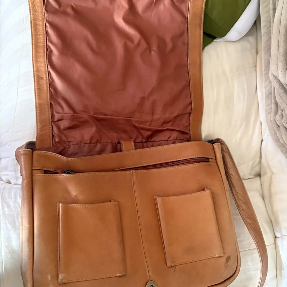 Latino leather large messenger bag